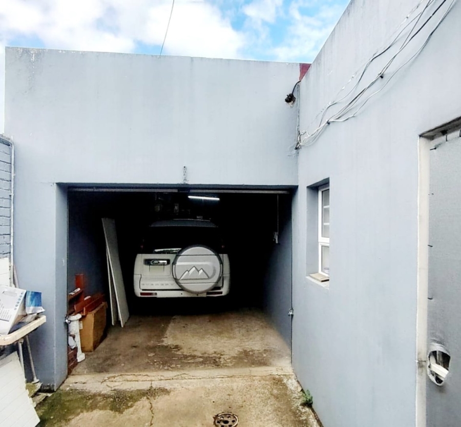 6 Bedroom Property for Sale in Highgate Eastern Cape